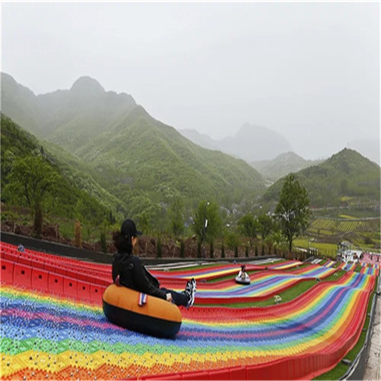 阿瓦提彩色滑草大型无动力 减速板厂家批发户外景区旱道雪道网红七彩 彩虹滑道